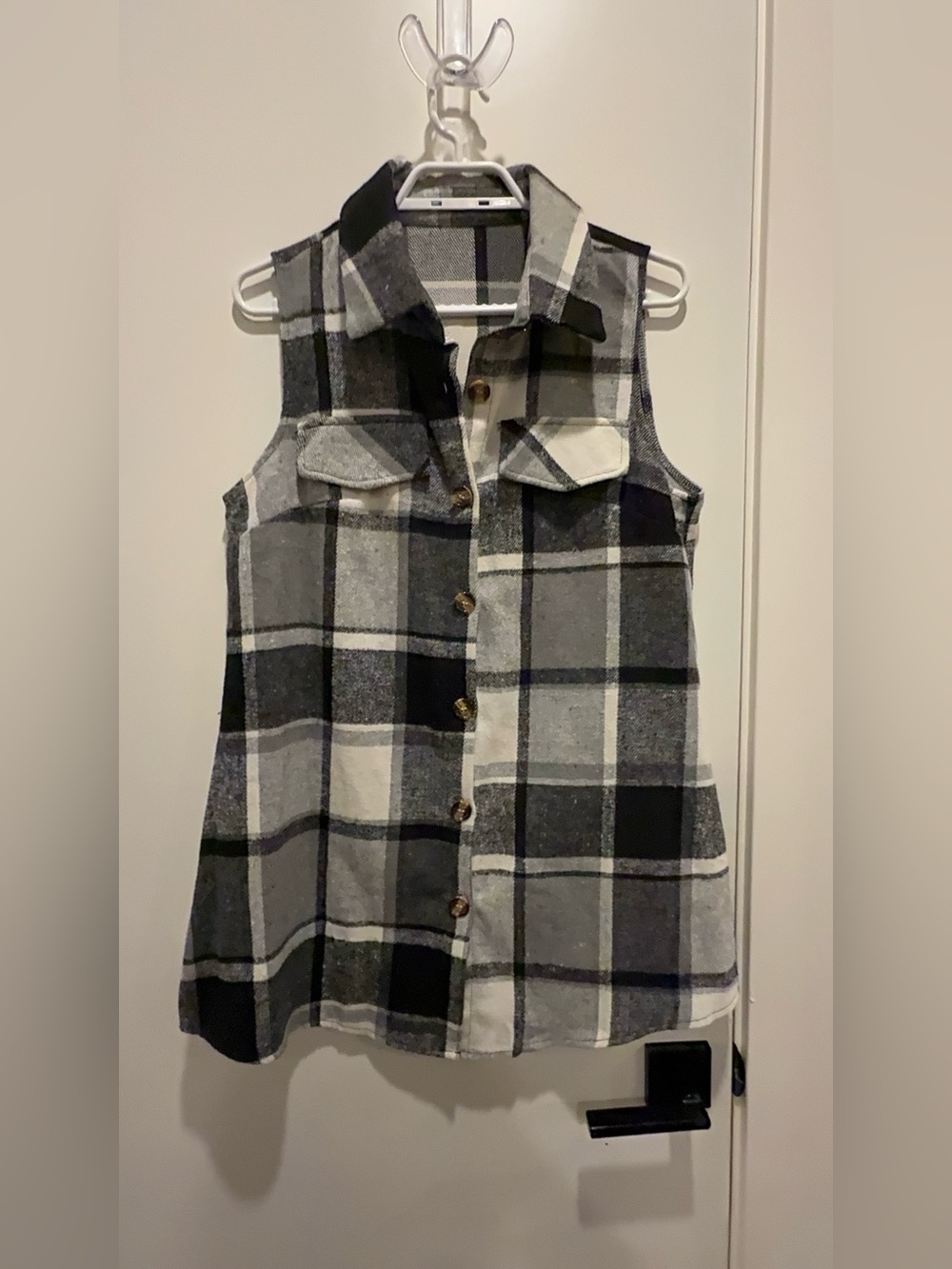 Girls' Black & Gray Plaid Sleeveless Button-Front Shirt